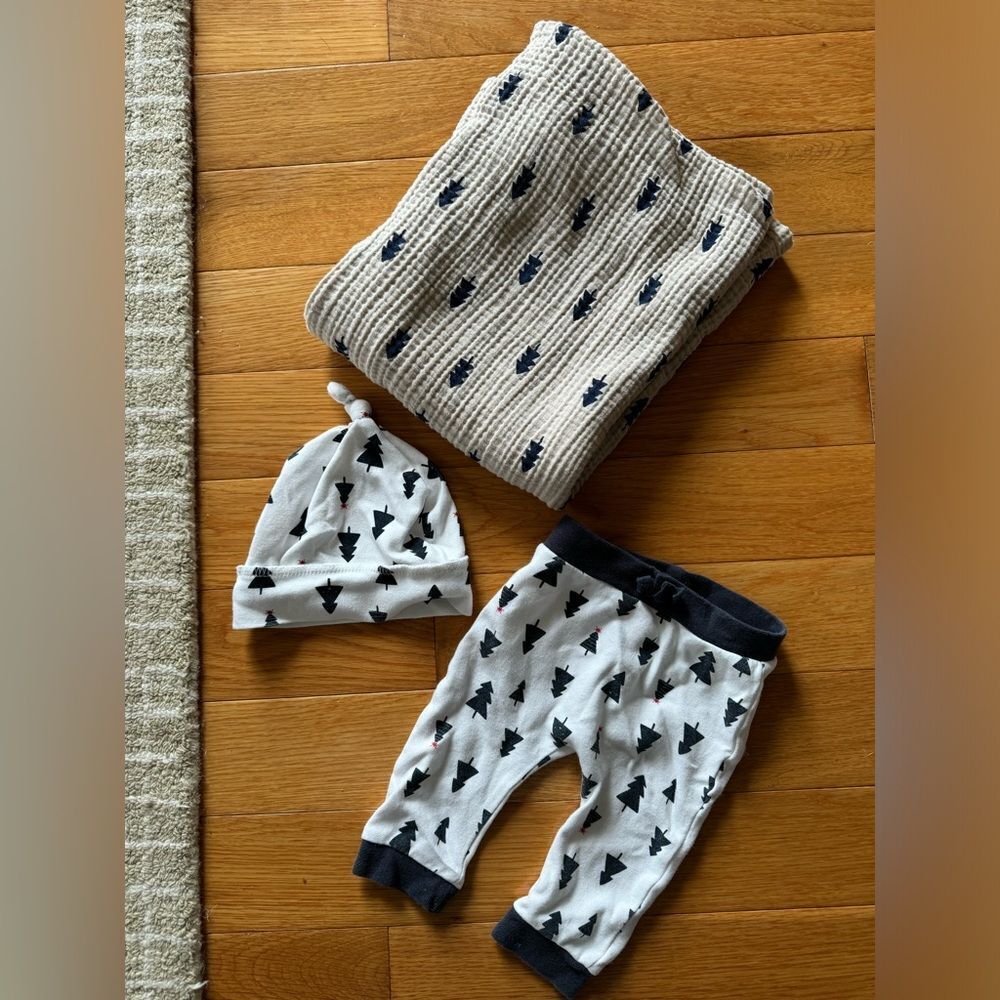 BABY CHRISTMAS 3-6 MOS